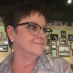 Meet your Posher, Denise